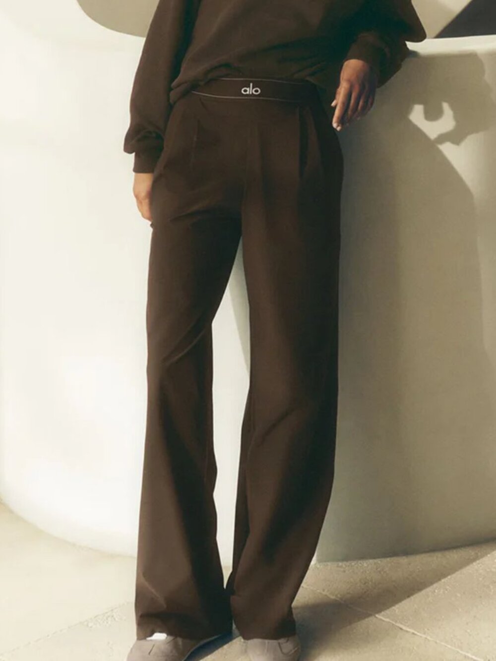 ALO Yoga Straight Leg Espresso Pants💌Modern Timeless Closet Favorite Regular🍰
